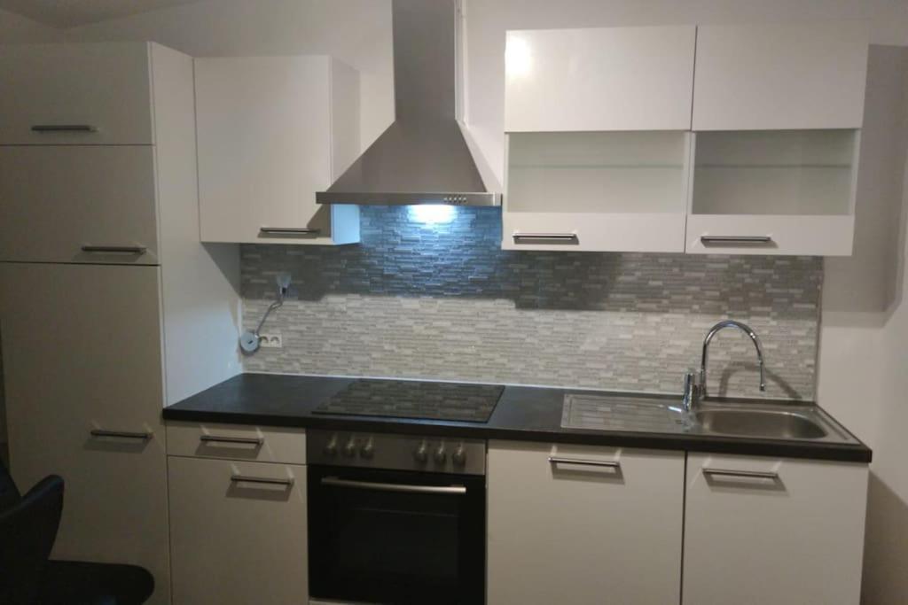Studio/Huis In Maastricht Te Huur Екстериор снимка